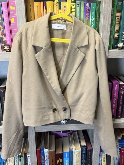 Укорочений піджак для дівчинки Резервед