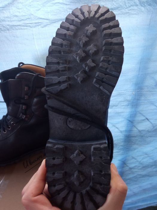 Классные кожаные ботинки.42 размер.