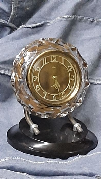 Часы МАЯК механические,в хрустальном корпусе,рабочие, Сов.