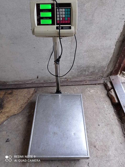 Весы напольные до 300кг. Б/у.