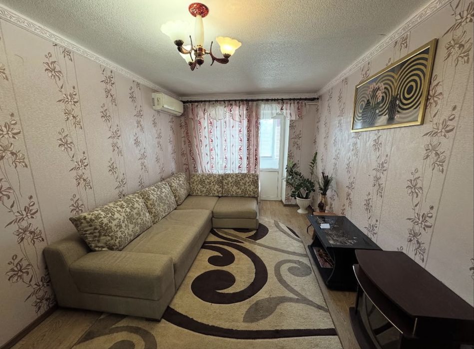 Продается 2к. квартира возле Самолета