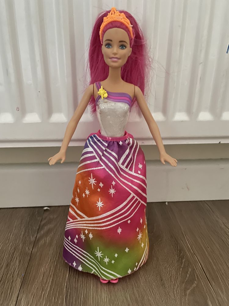 Lalka Barbie tęczowa Księżniczka