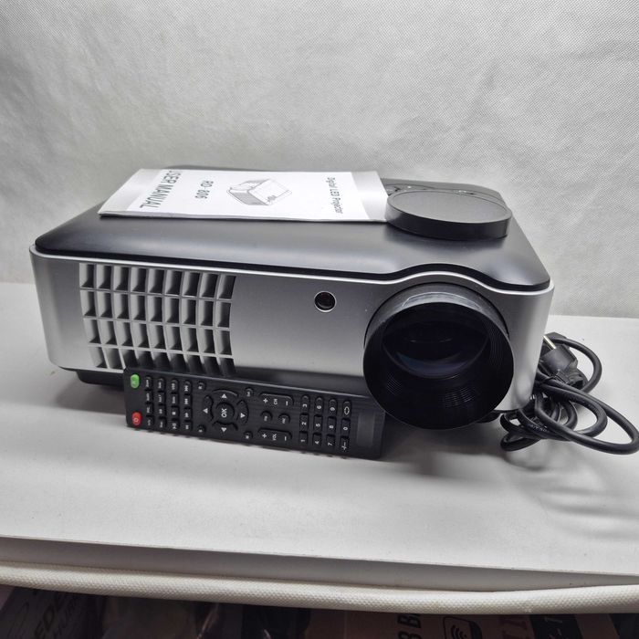 Projektor LED RD-806 Full HD HDMI WiFi Android; Komis Jasło Igielna