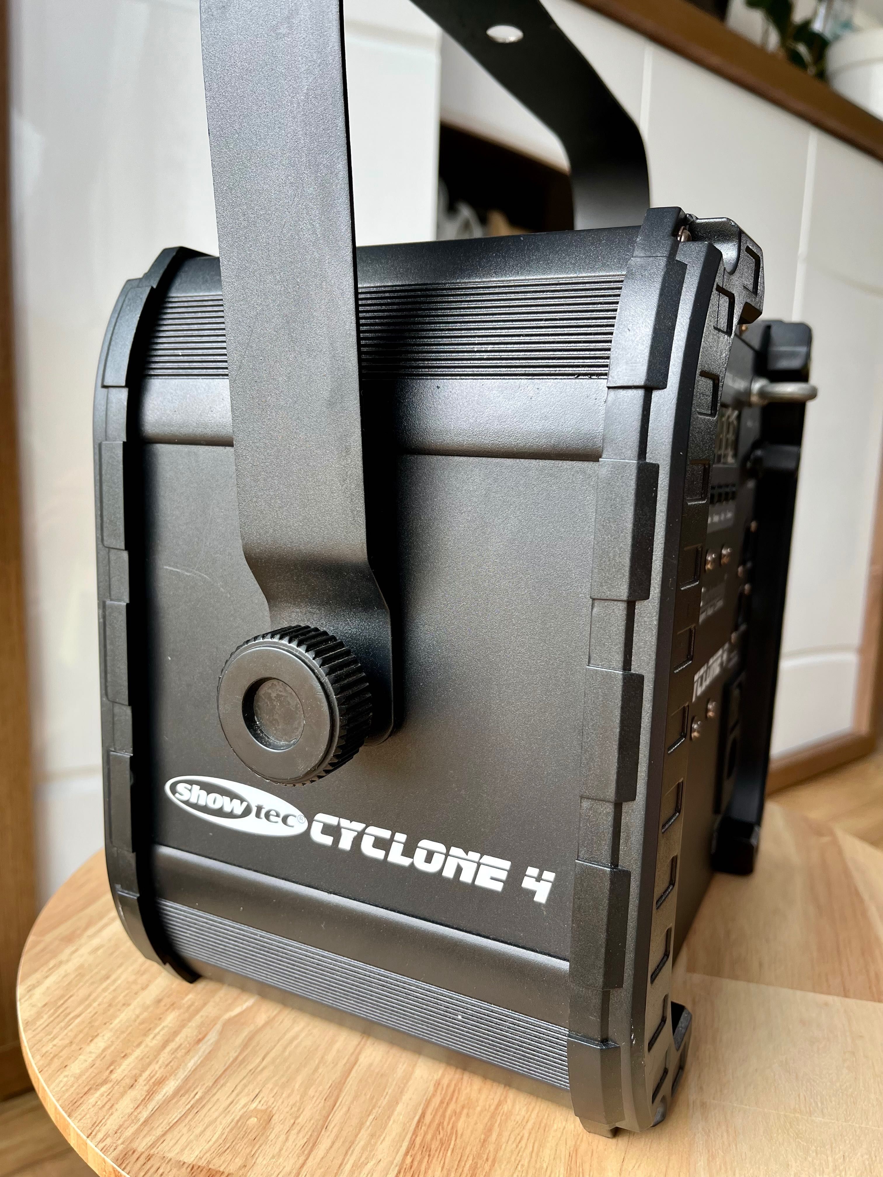 Showtec cyclone 4 światło dyskotekowe RGBW