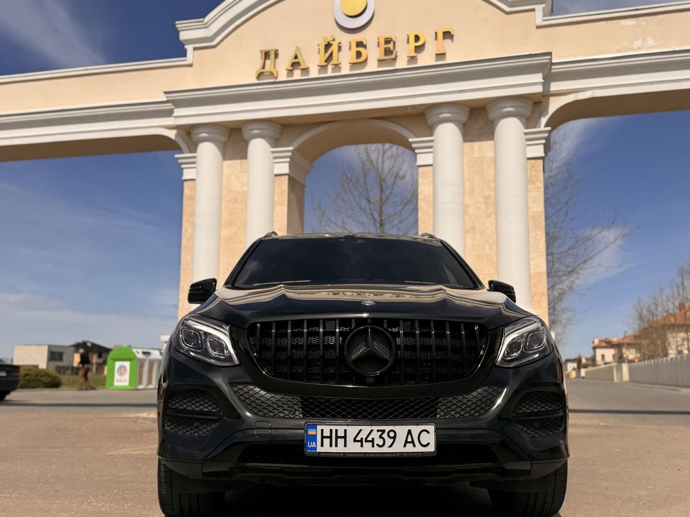 Продаю Мерседес GLE, официальный