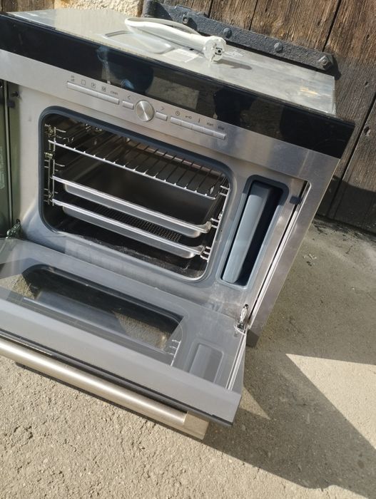 Piekarnik parowy Siemens HB26D550