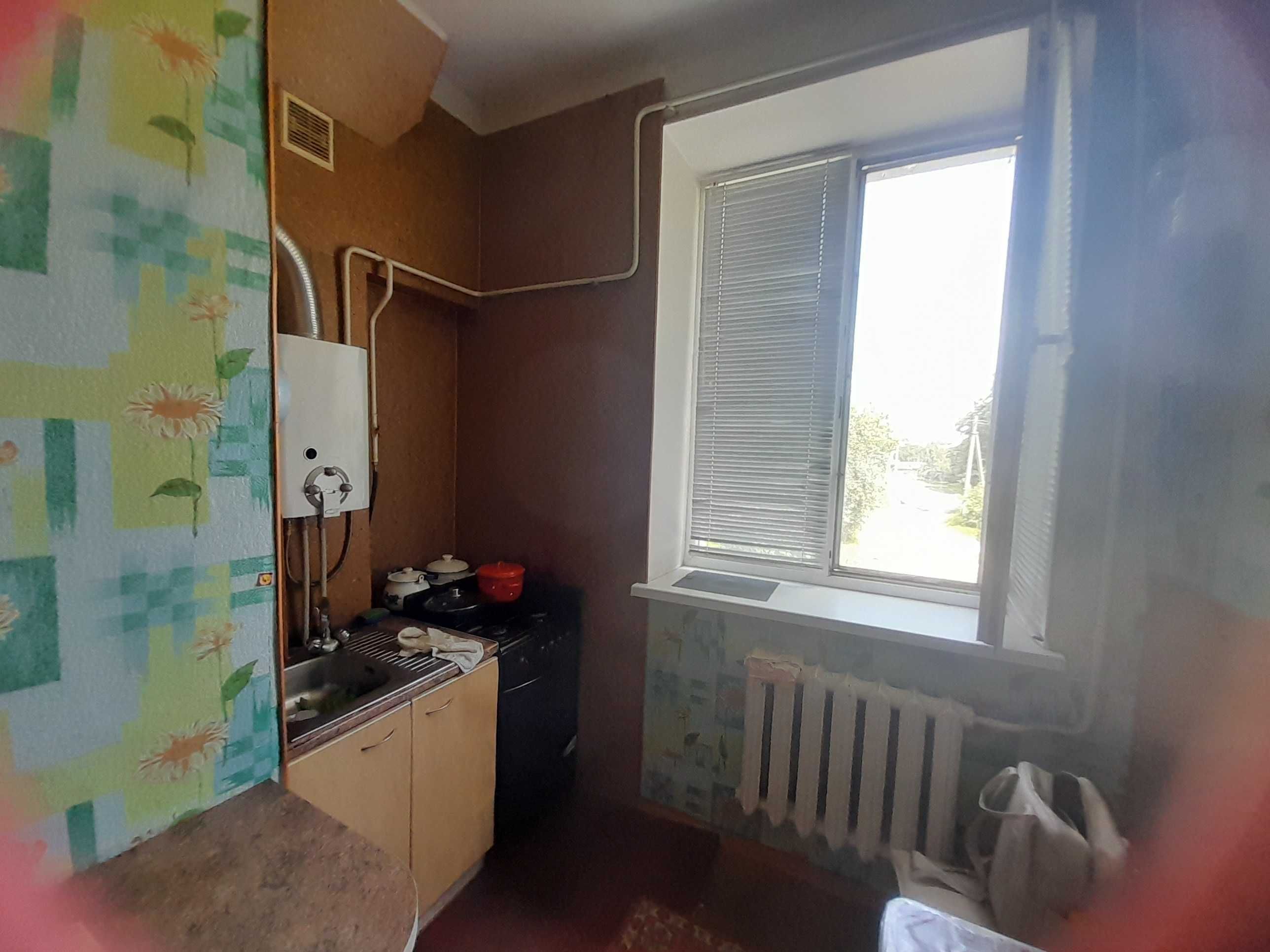 Продам 3 кімнатну квартиру в центрі  Глухова