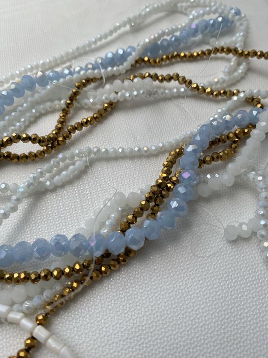 Розпродаж залишків кришталю, перлів