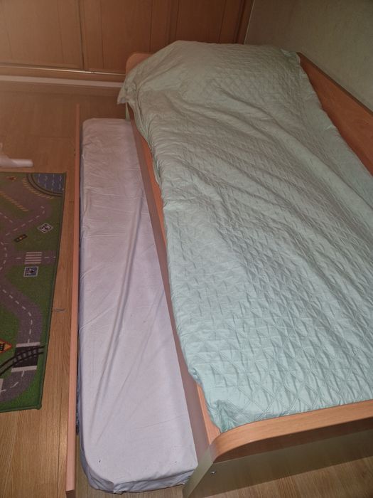 Conjunto de cama dupla infantil e cómoda