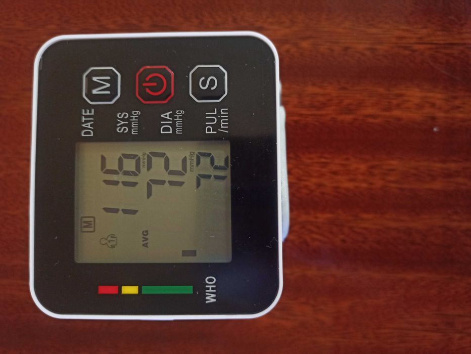 Тонометр автоматичний для вимірювання артеріального тиску на зап'ястя