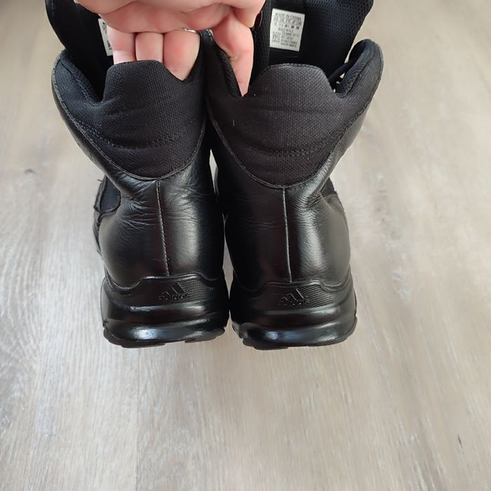 Adidas кожані,ботінки 46р