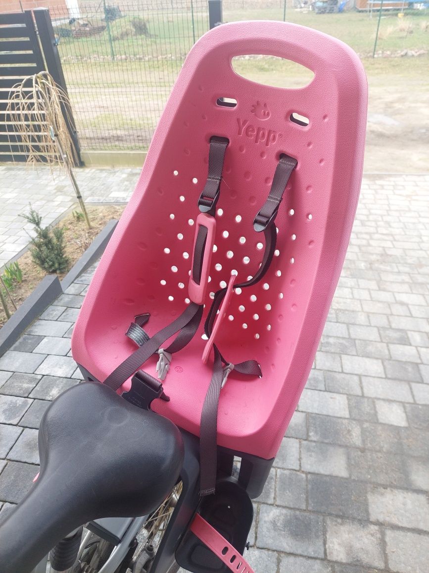 Fotelik rowerowy z uchwytem thule yepp maxi różowy