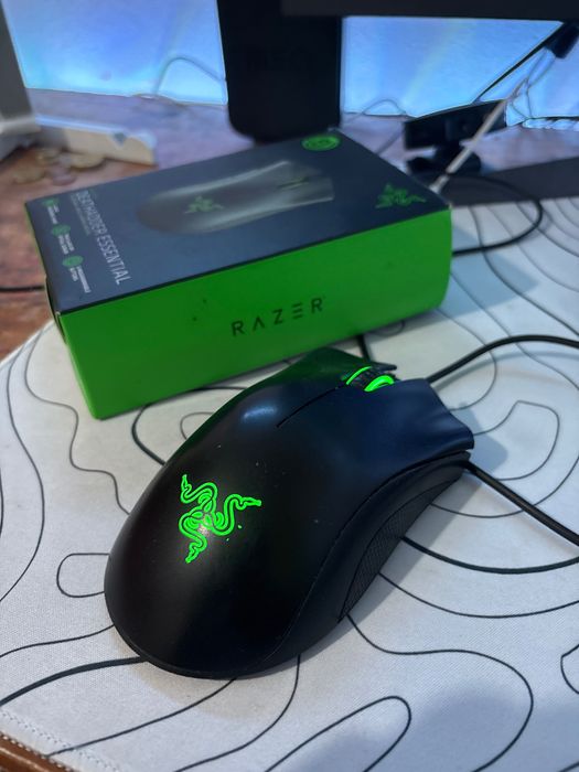 Rato Gaming Razer Deathadder essential