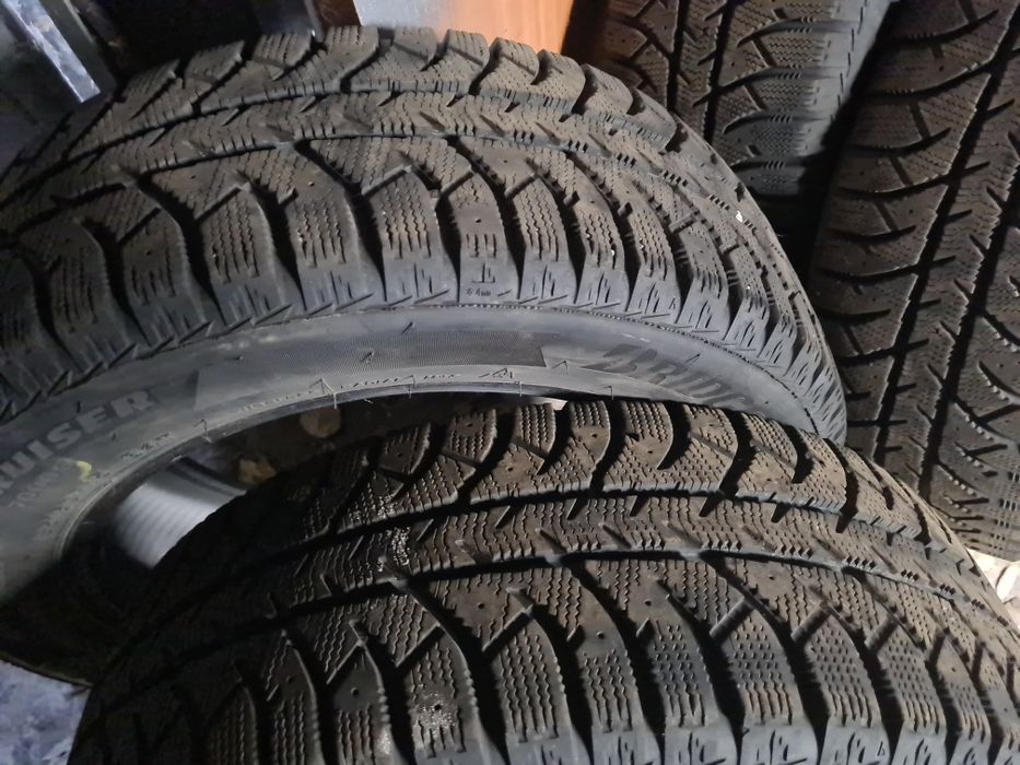 Продам зимние шины Bridgestone 185/60 R-15 бу
