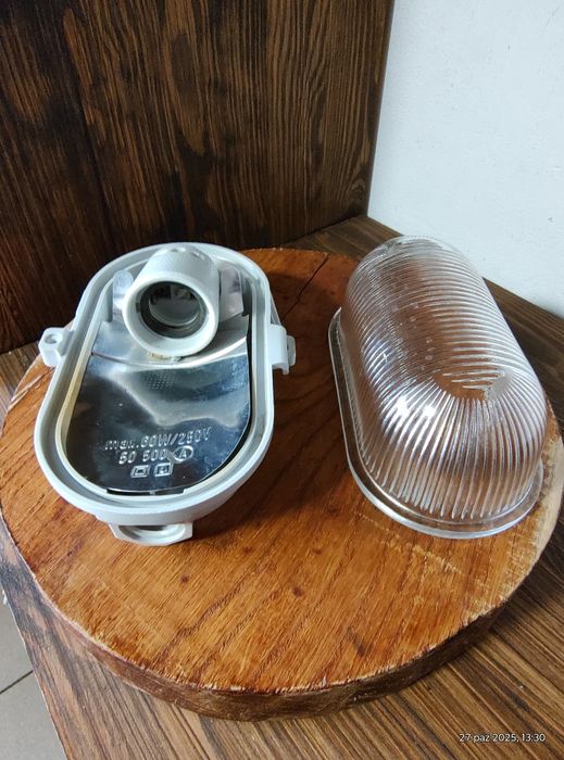 Lampa przemysłowa kanałowa OPKZ 60 – PRL + oprawa kanałowa z siatką