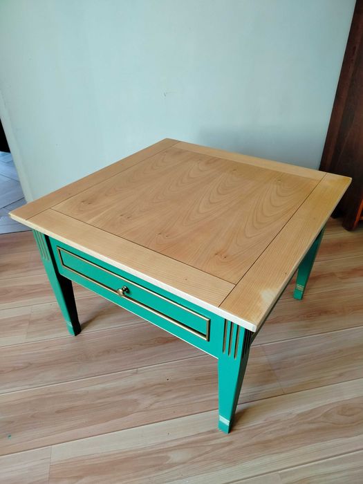 Stolik szałwia z szufladkami