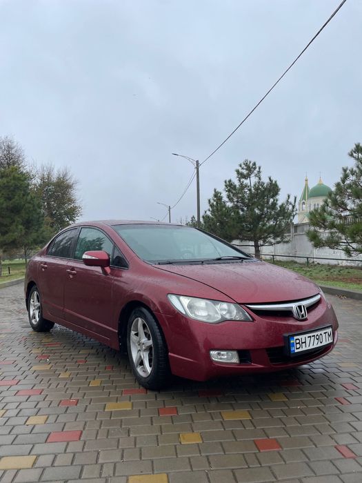 Honda civic 4d 8 покоління