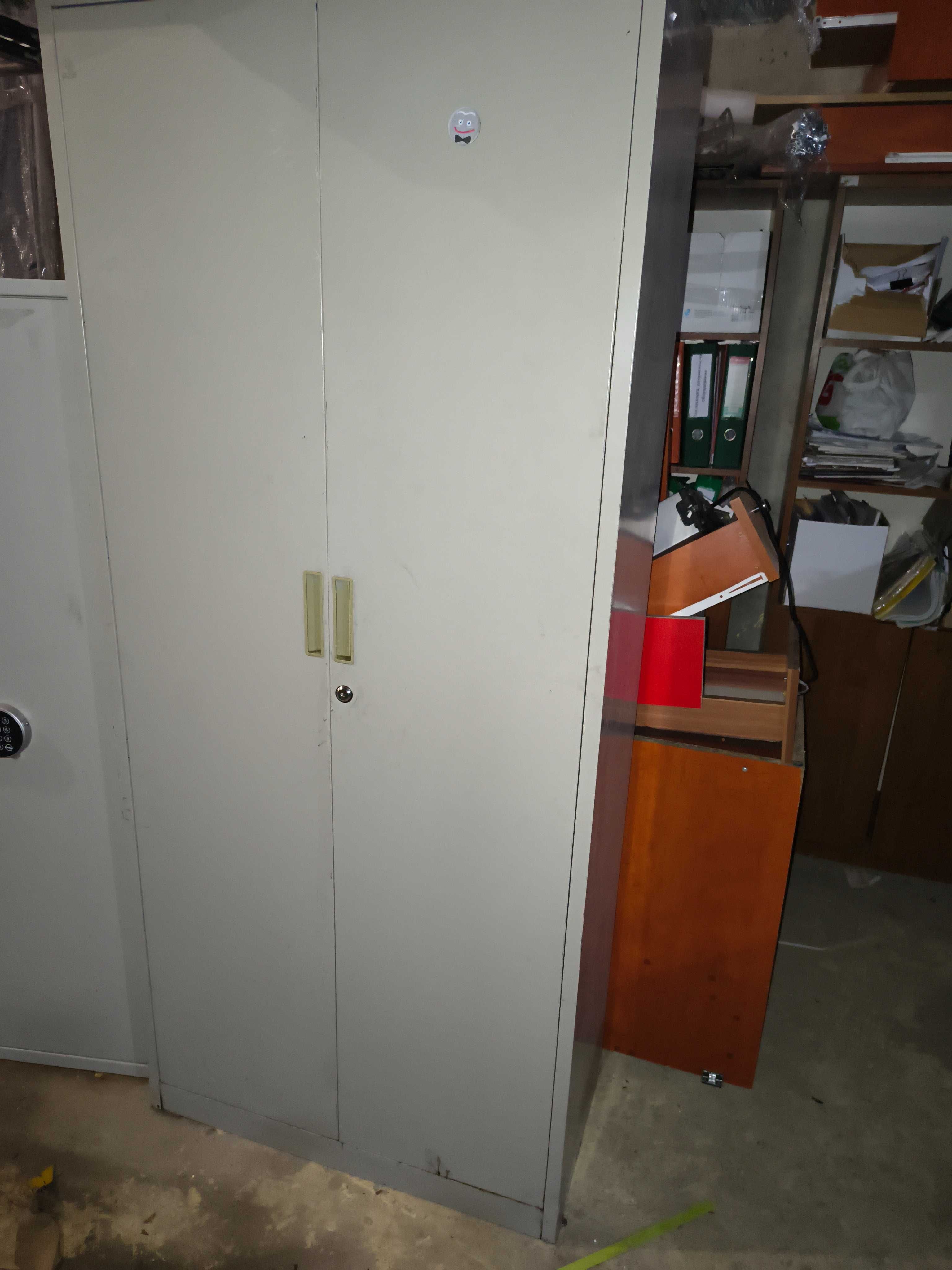 Продам шкаф для документов металлический  (б\у)