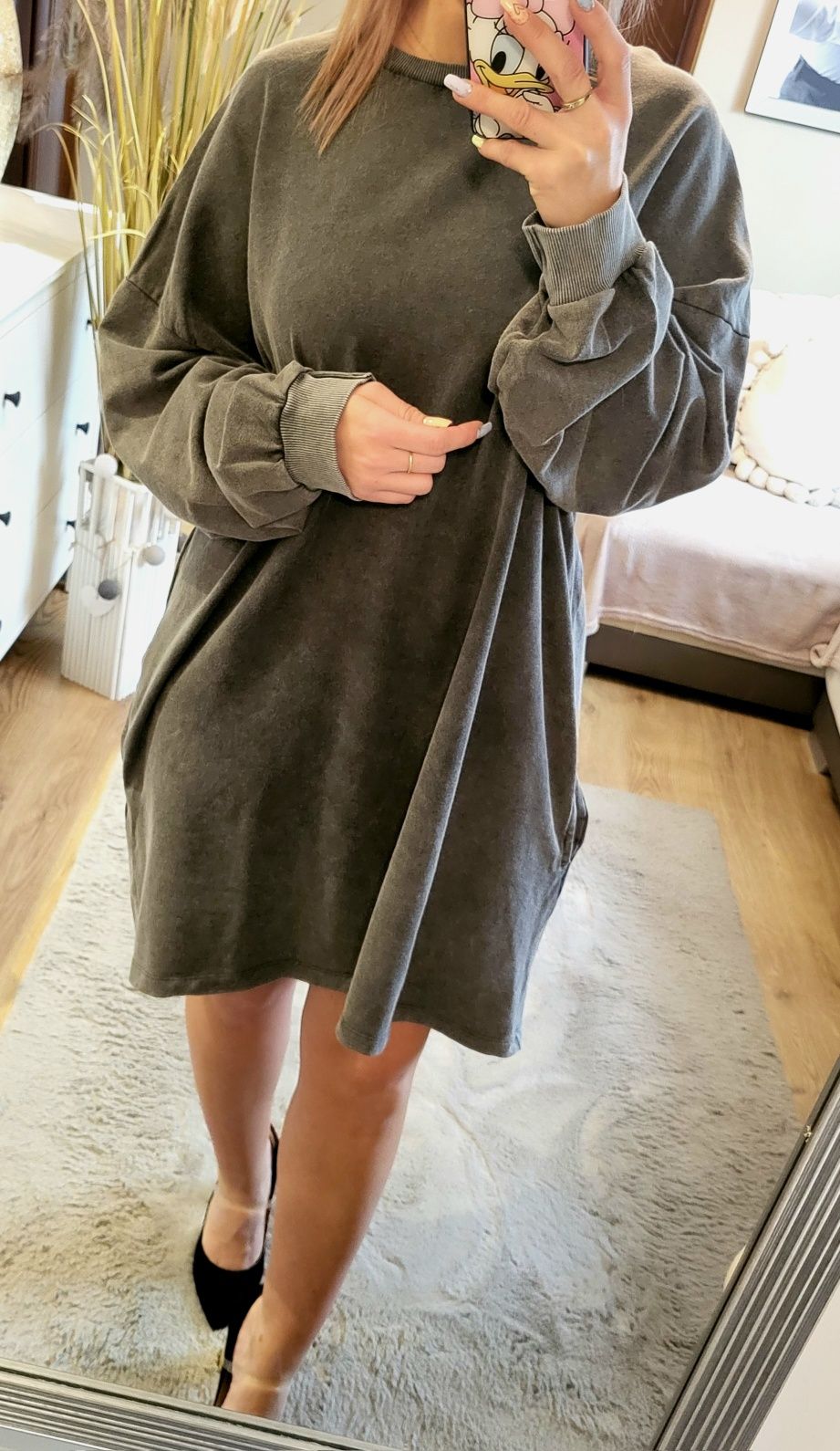 Szara dresowa sukienka stradivarius