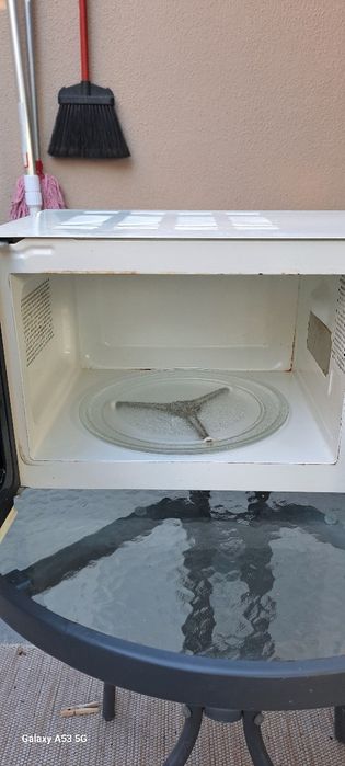 Micro ondas a funcionar
