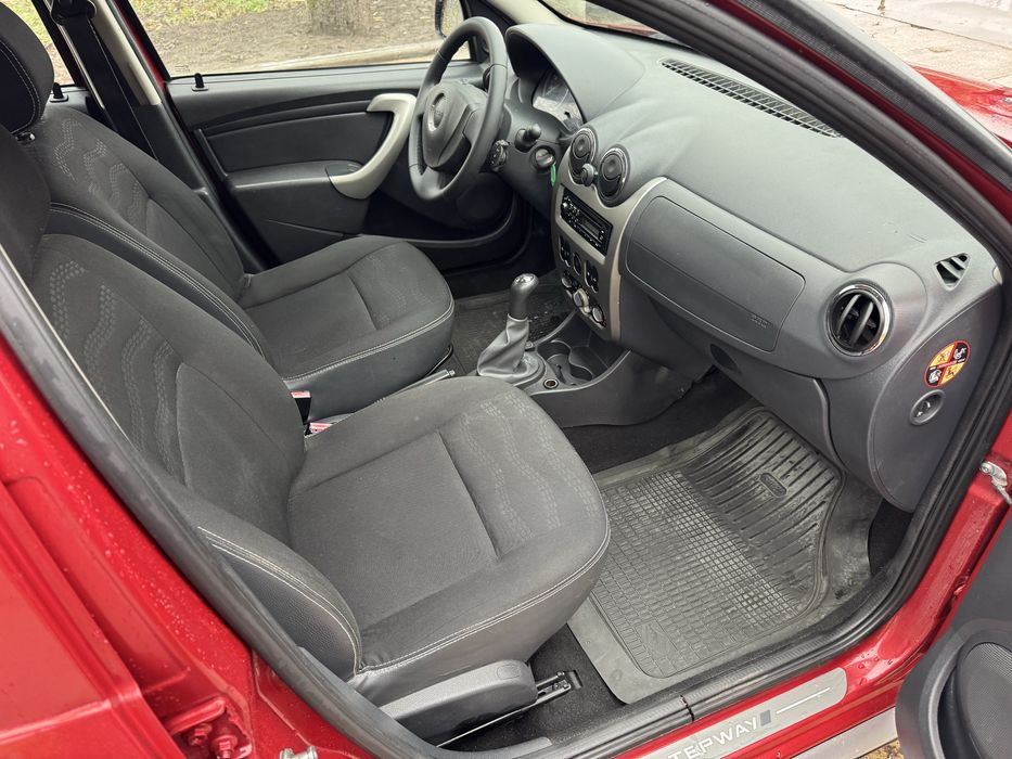 Продам сандеро степвей 12 рік газ4