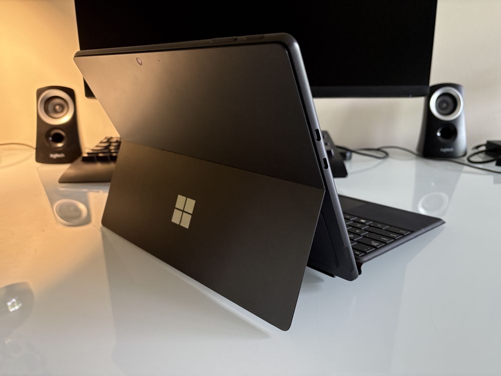 [Full Spec] Microsoft Surface Pro 9 Klawiatura i pen i7/16GB/512GB