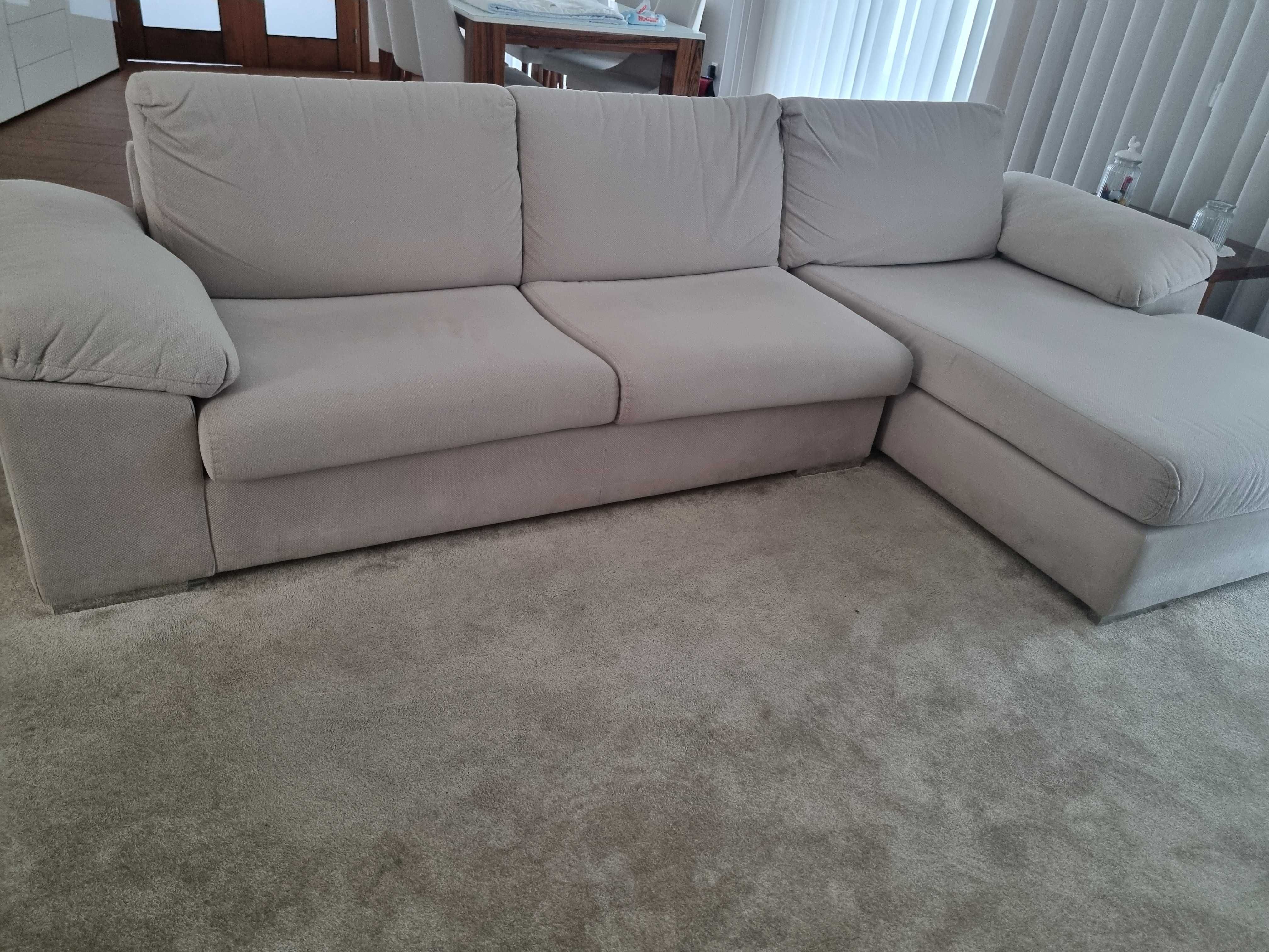 Sofá 2 lugares mais chaise