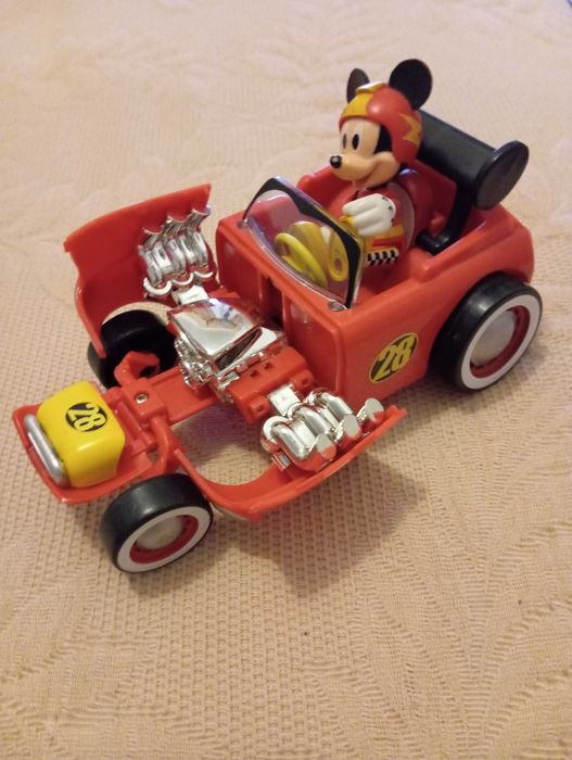Carro do Mickey transformável