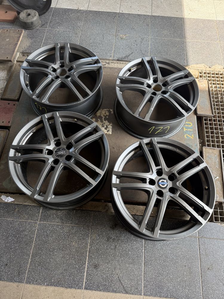 Felgi aluminiowe Dezent ET 45 8jx19” 5x108 Ford Volvo