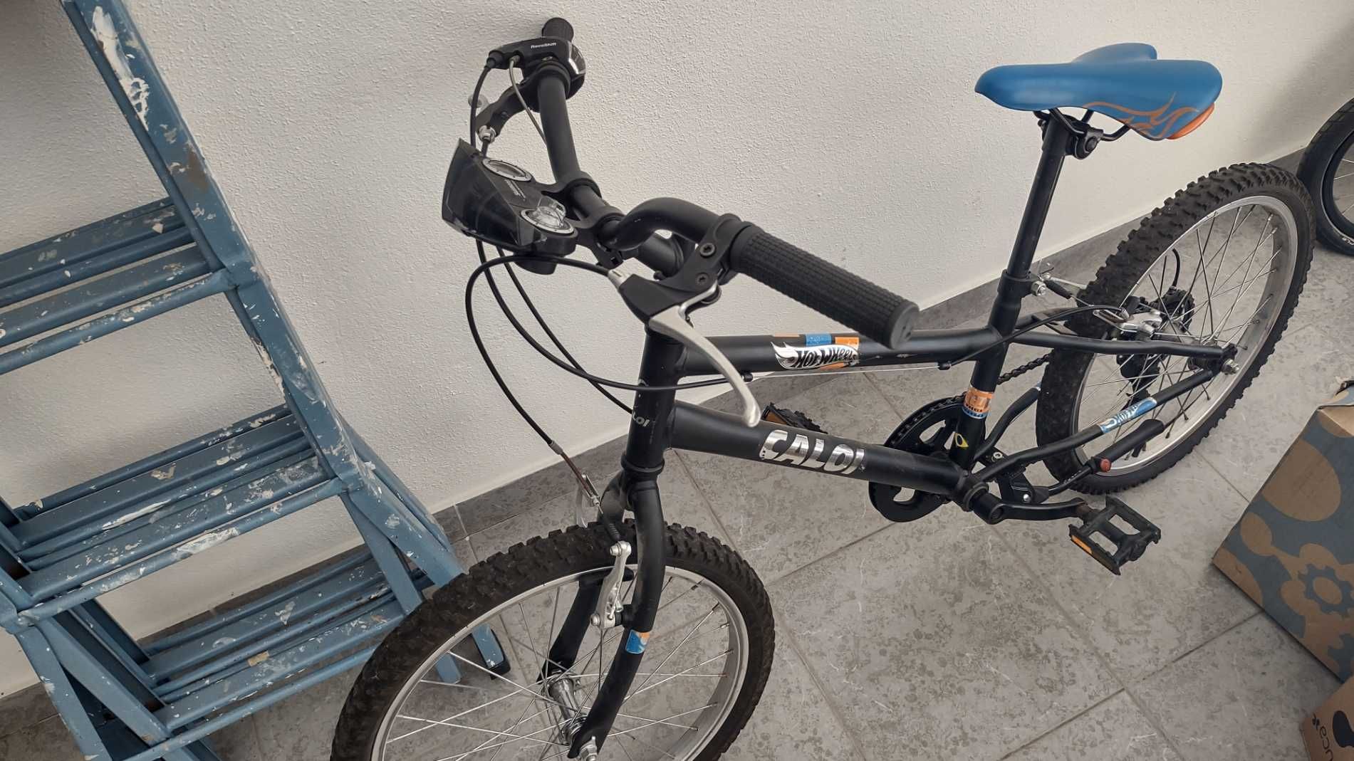 ** Bicicleta crianças CALOI HOTWHEELS 20" c/ 7 velocidades SHIMANO **