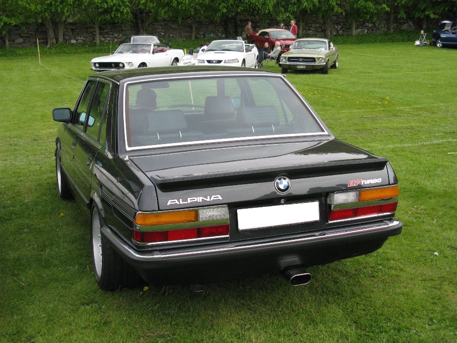 BMW E28 Spoiler Spojler na klape M5