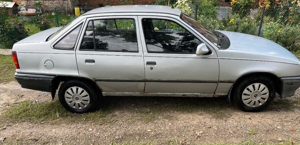 Опель.  кадет. .
