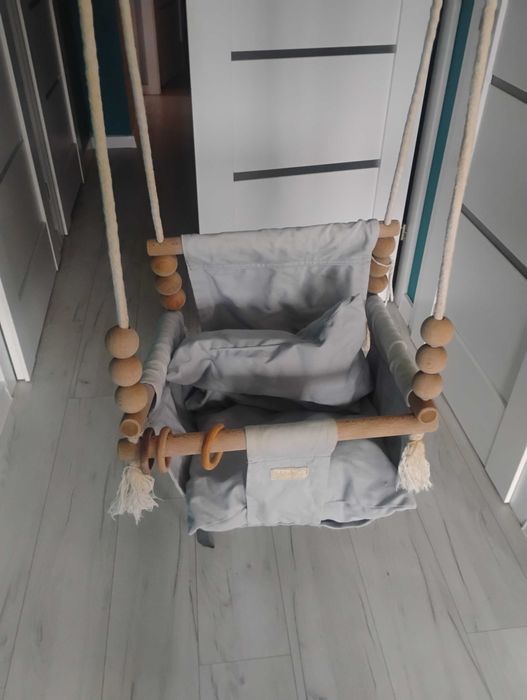 Huśtawka dziecięca drewniana wisząca wewnętrzna