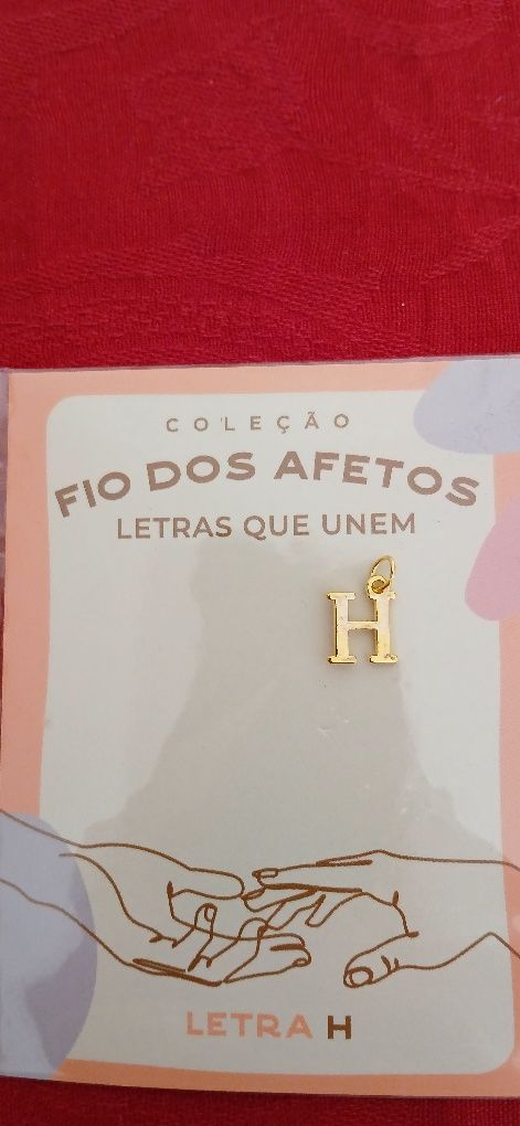 Letra H, da coleção Fio dos Afetos, nova