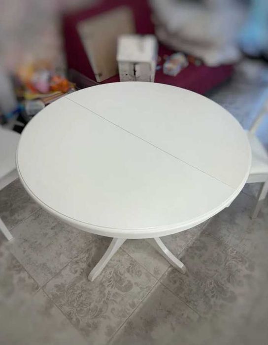 Кухонный стол и стулья