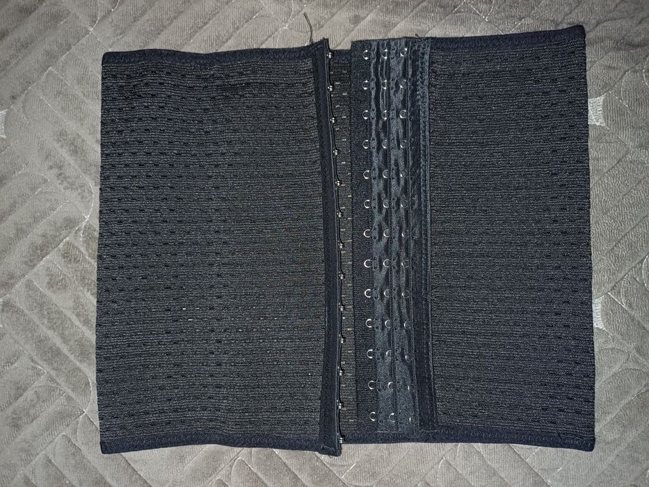 Корсет для корекції фігури