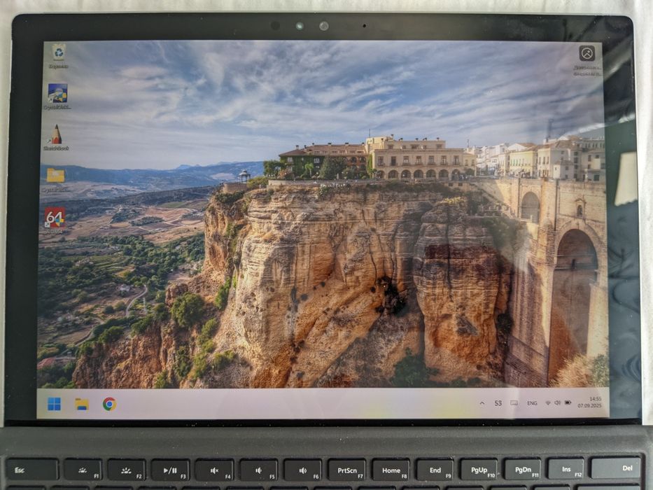 Microsoft Surface Pro 4 i5-6300/8Gb/256Gb с клавиатурой и зарядкой