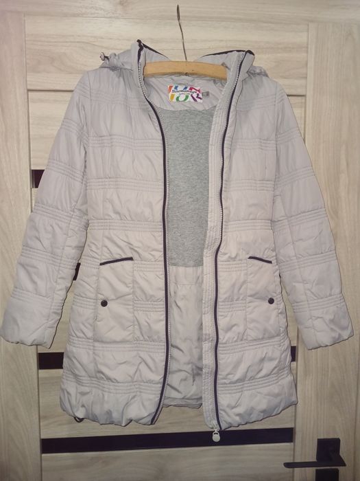 Продам весняну курточку на зріст 146