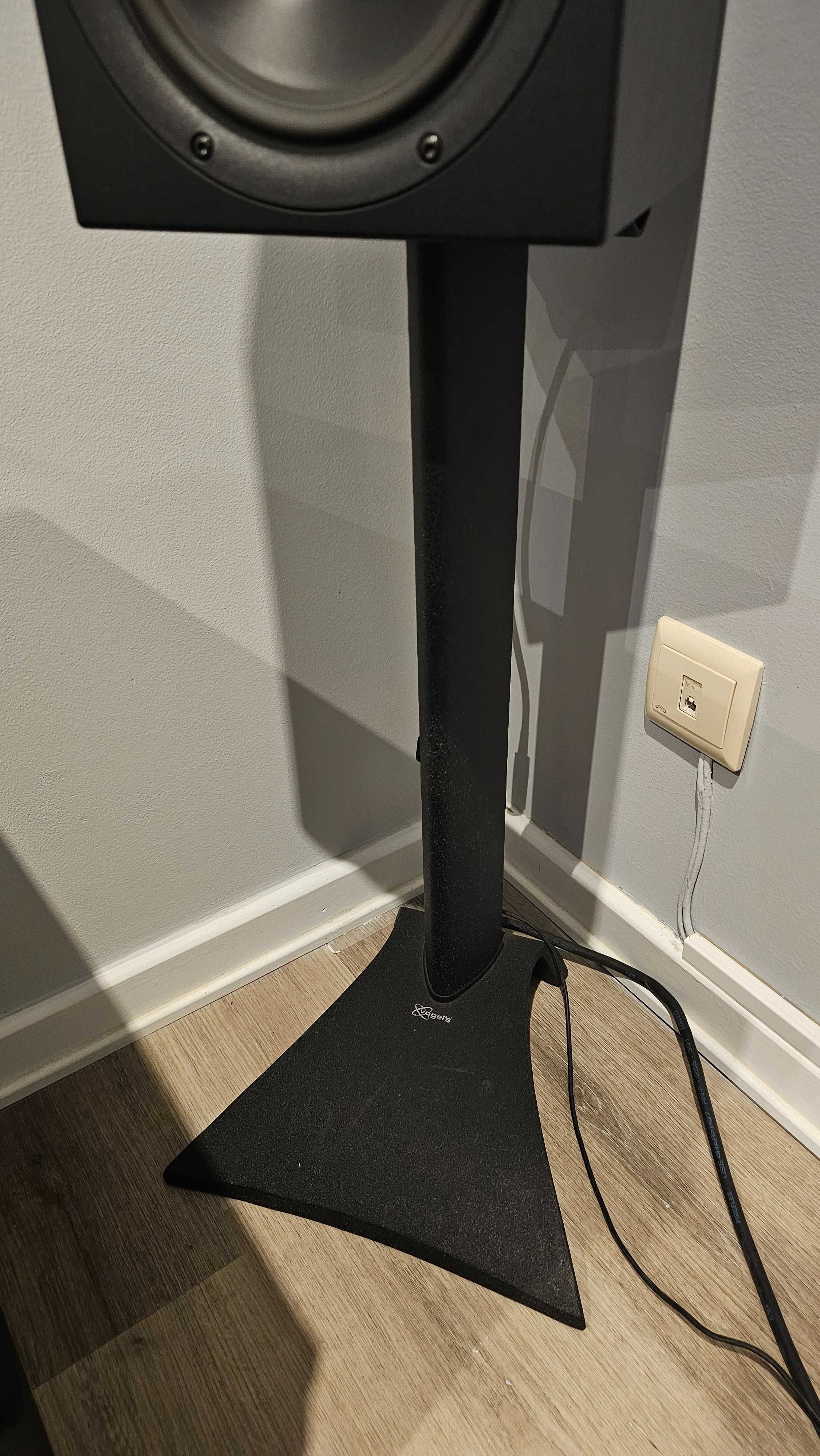 2 Colunas Genelec HT206B + SubHTS3B + Suporte de pé Vogels (60Cm)