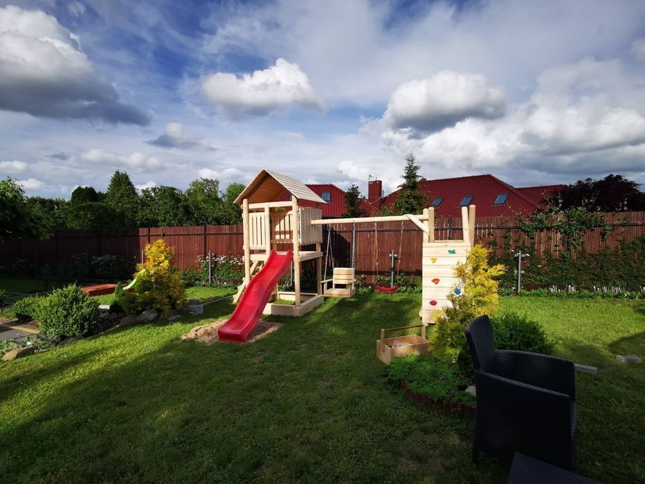 Meble ogrodowe, plac zabaw, huśtawka, stół ławki