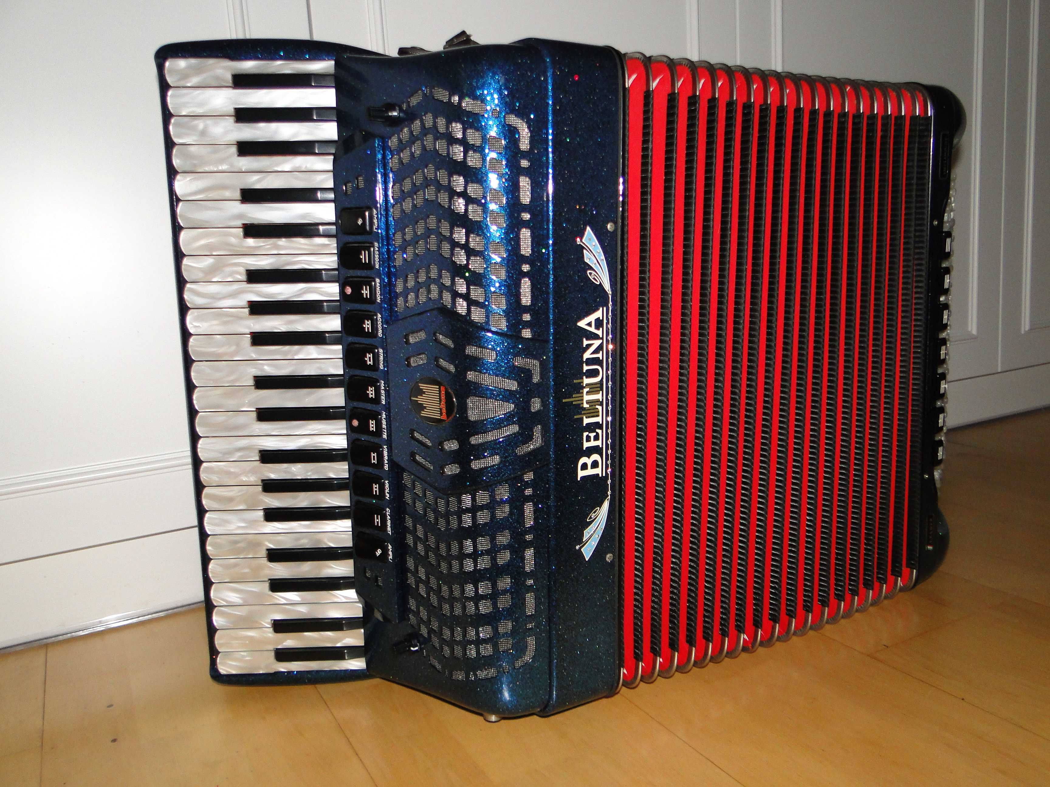 Genialny Włoski Akordeon BELTUNA LEADER AMPLISOUND+System Mikrofonowy