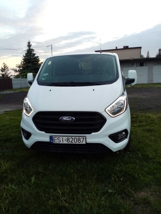 Ford tranzit custon Long rok produkcji 2019,silnik pojemności 2 litry.