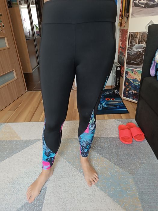 Legginsy z kolorowymi wstawkami