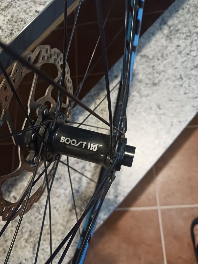 Aros btt bontrager 29 boost.