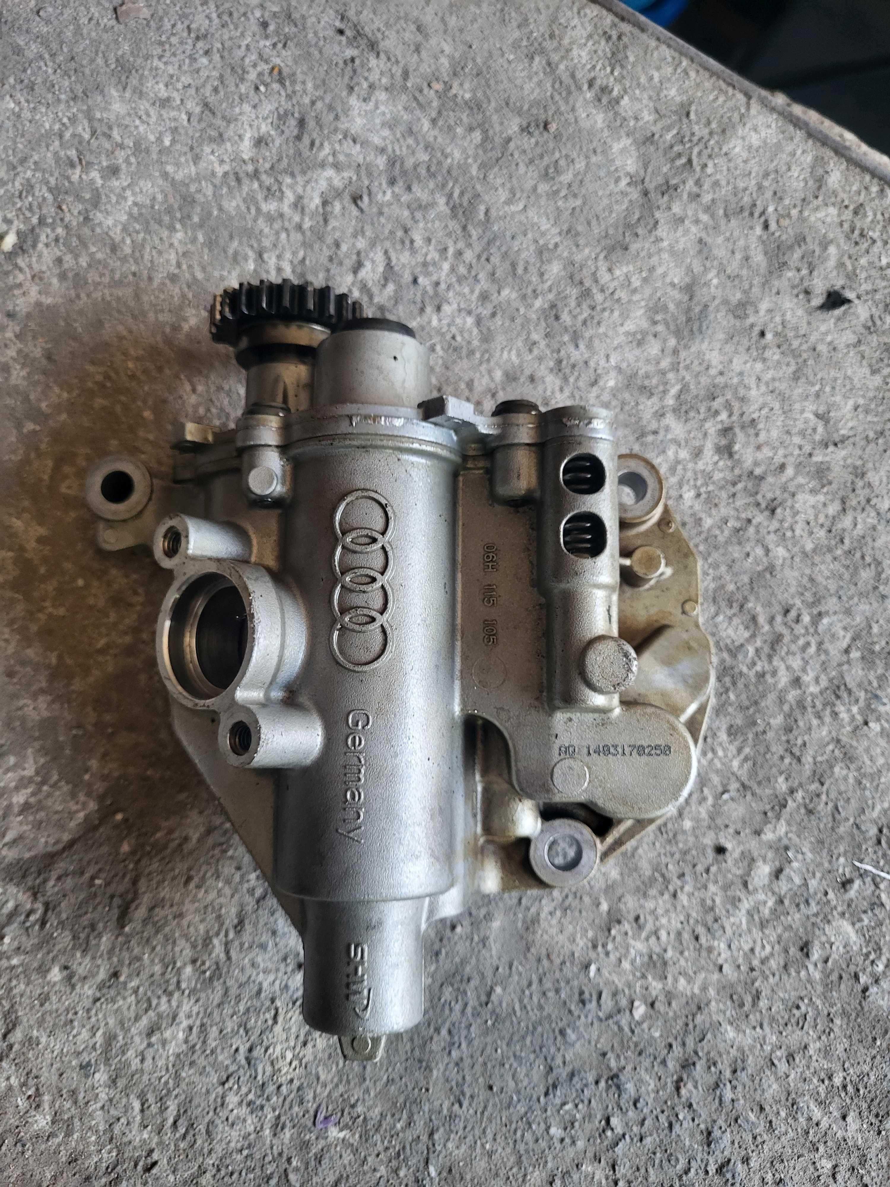 Масляный насос Audi 2.0 06H 115 105