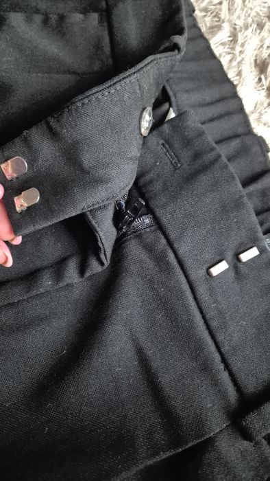 Czarne spodnie cygaretki damskie