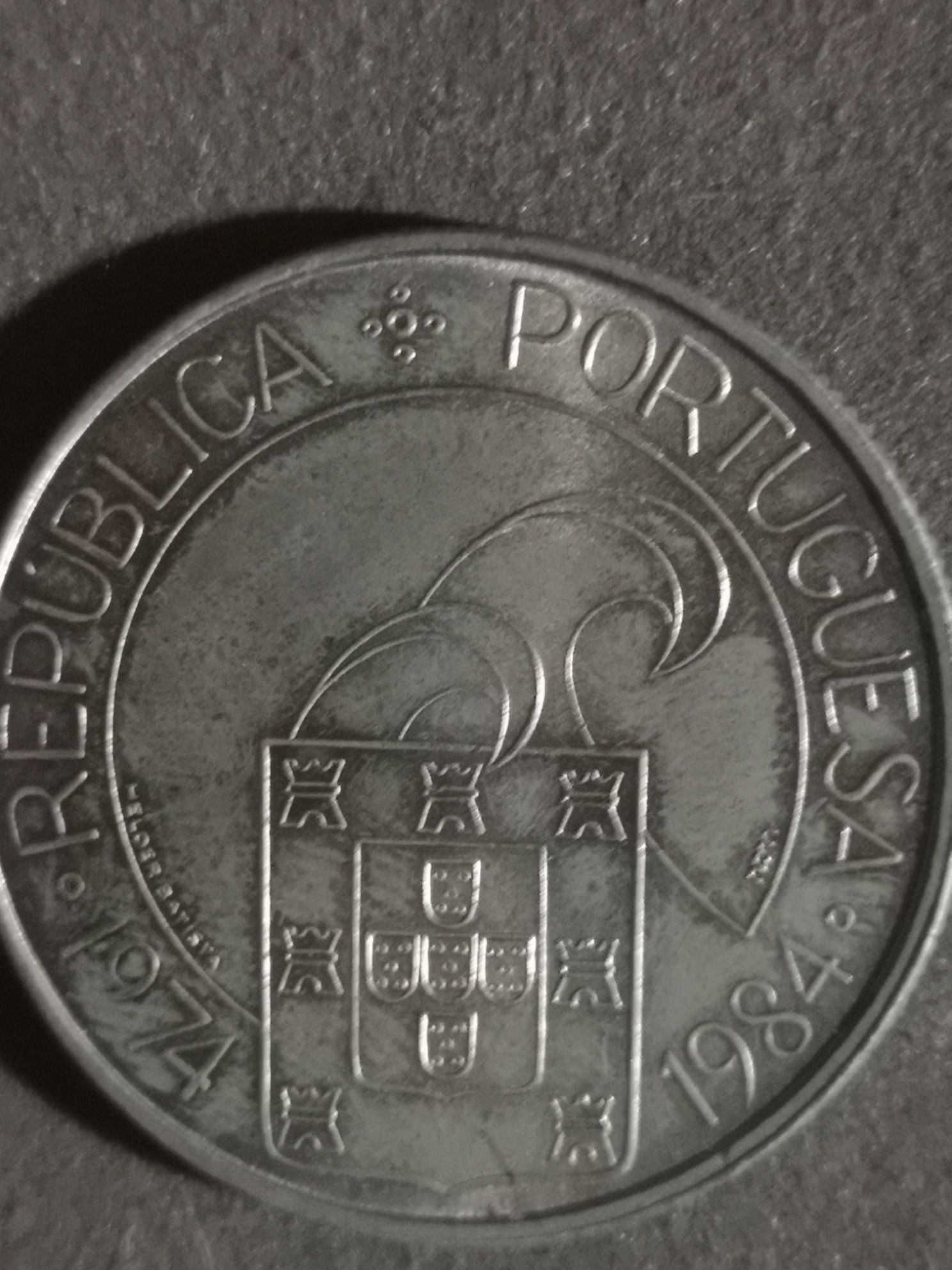 Moedas de 10,20,25 e 50 escudos