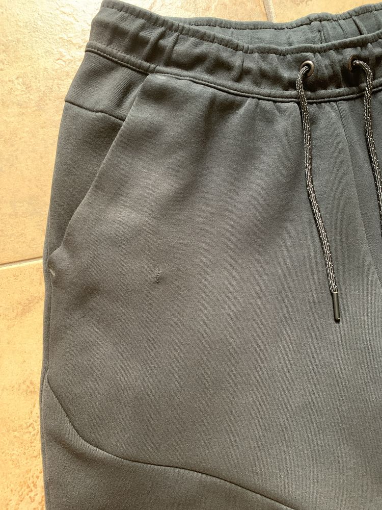 Шорти Nike Tech Fleece. S