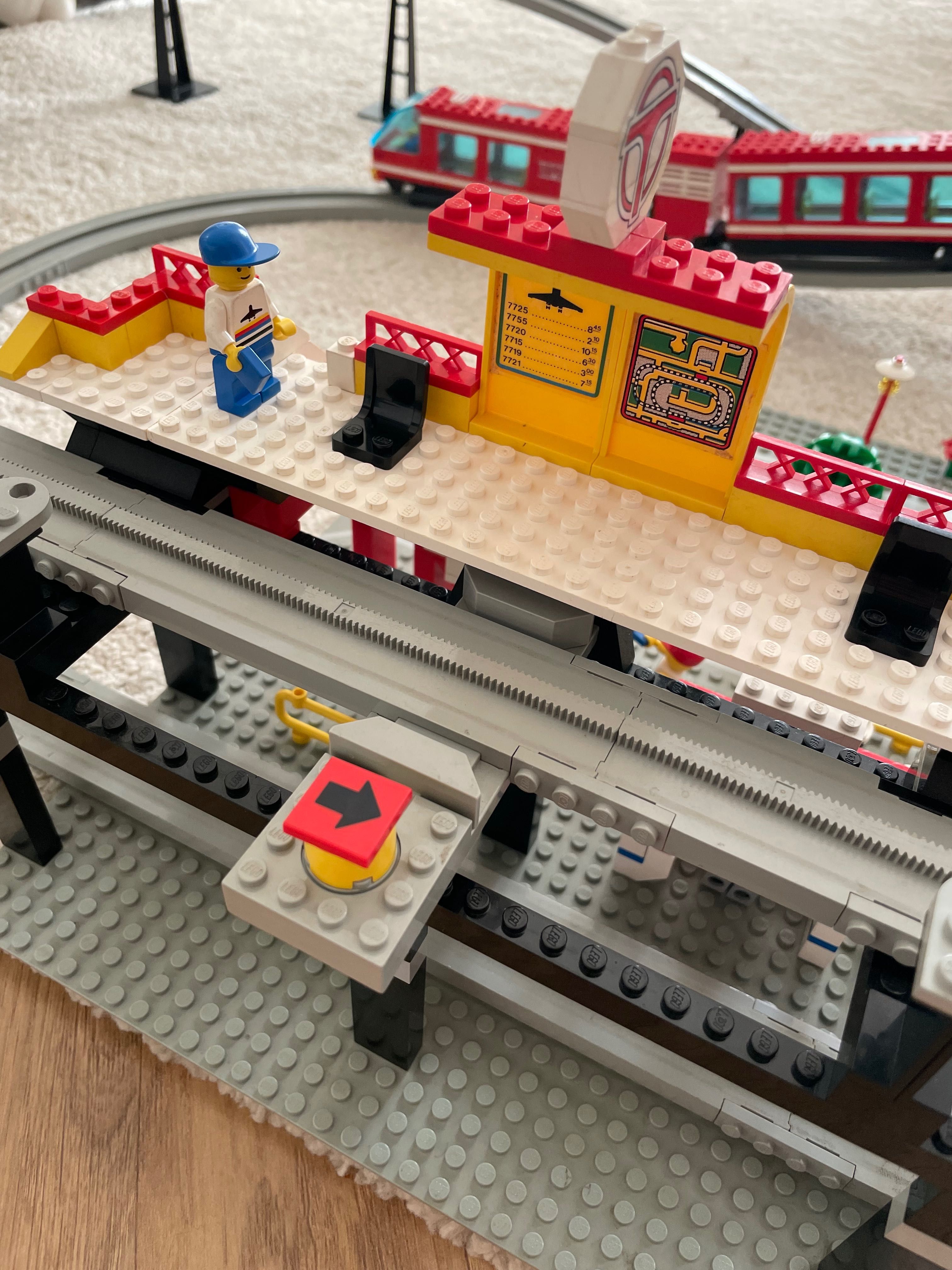 Lego 6399 AirPort shuttle monorail