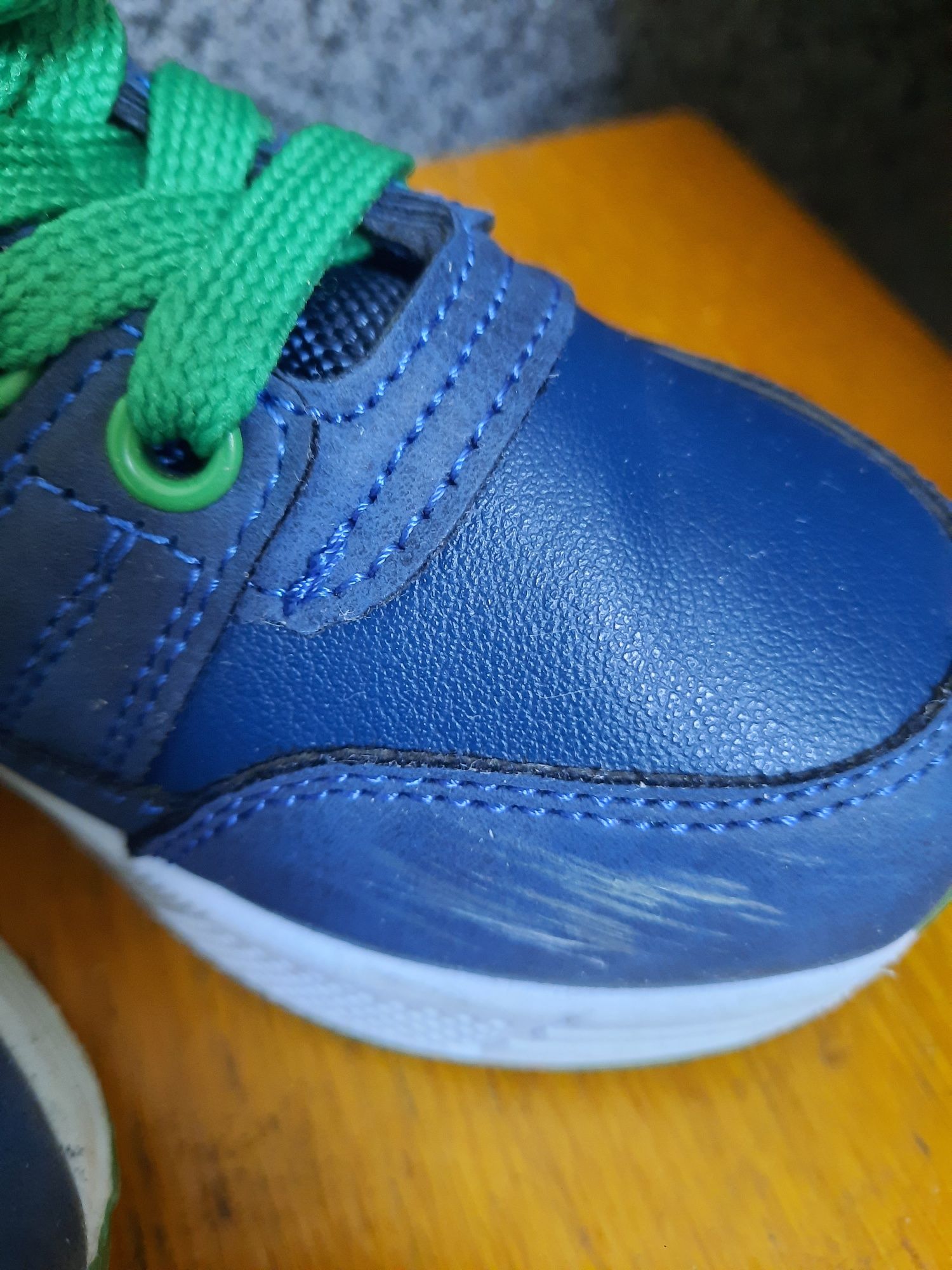 Buty chłopięce Bekkin rozmiar 26